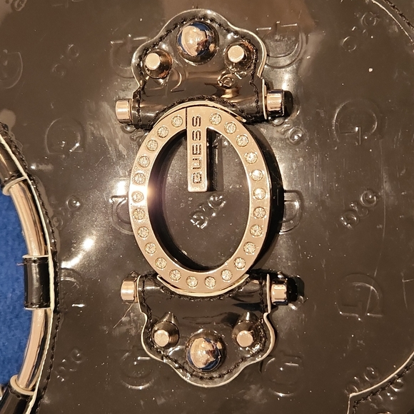 GUESS Black patent purse - Picture 2 of 6